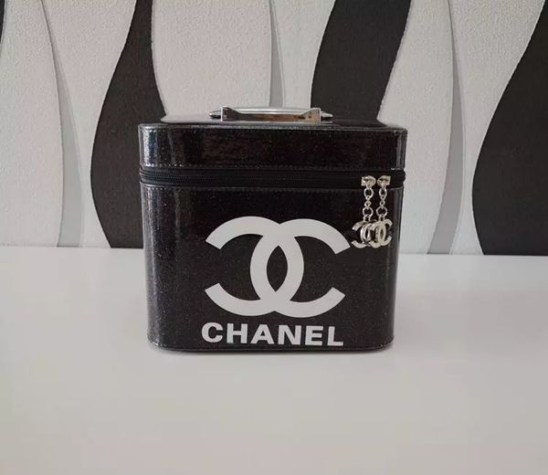 

Makeup brand cosmetic Bag makeup bag For Girls/wholesale free shipping good quality wholesale storage bag