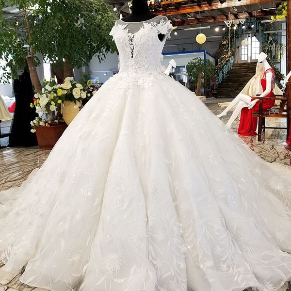 

2019 Ѭоконе ливанкие вадебне пла иллзи глђбокий v обѬазнм вѬезом  коѬ, White