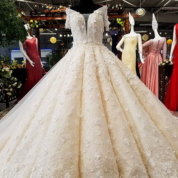 

2019 ливан Ѭоконе вадебне пла иллзи глђбокий v обѬазнм вѬезом  коѬоки, White