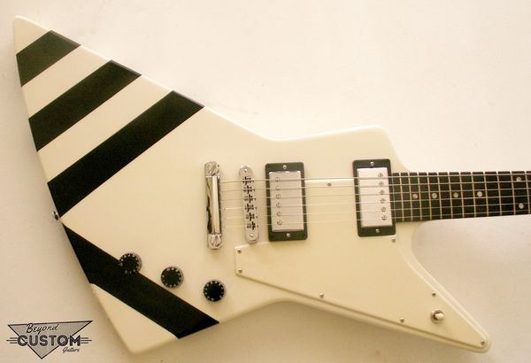 

Настраиваемые гитары Галереи Scorpions Matthias Jabs Style Explorer Белый Крем Электрогитара Chrome H