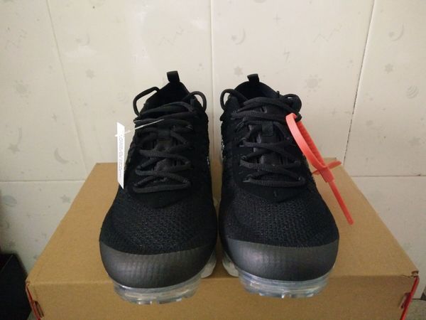 

runner sneakers running shoes maow aa3831-100-002 have large size 12-13 with double box