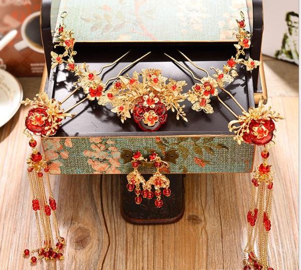 

bridal ornaments, ancient costumes, phoenix crown, cheongsam, headwear, chinese national hair comb, hairdressing, retro ornaments, Slivery;golden
