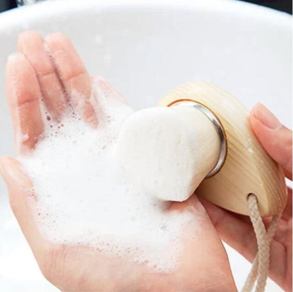 Nuova spazzola per il lavaggio del viso in morbida fibra delicata a forma di virgola Pulizia profonda del viso Lavaggio pulito Spazzola per la cura dei pori Cura del viso