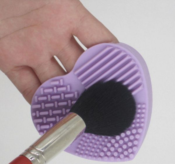 Pennello per trucco Tappetino per pulizia Detergente Silicone a forma di cuore Pennello cosmetico Scrubber Board Tampone per lavaggio Strumento per trucco 5 colori per scegliere DHL gratis