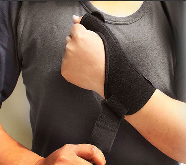 

outdoor sports protection thumb wrist spring sheath protection wrist weightlifting hard belt brace, Black;red