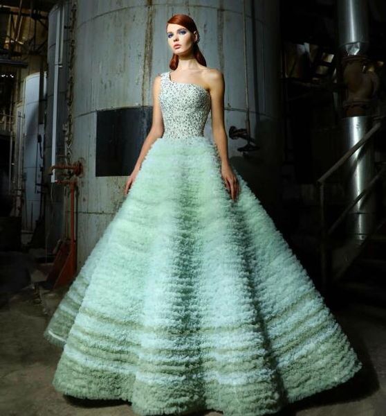 Вечернее платье Yousef Aljasmi Kim Kimsashian Ong-плеча Crystal Feather Orstrich Myriam Fay