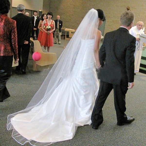 Eleganti veli da sposa semplici Accessori per feste di matrimonio lunghi e formali Velo di tulle a uno strato con strascico Colore personalizzato Bianco avorio Champagne