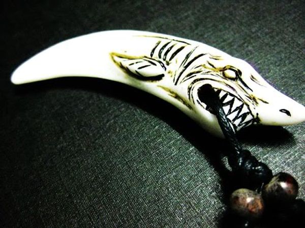 

yqtdmy 12 pcs imitation yak bone carving white shark rock men's necklace, Silver