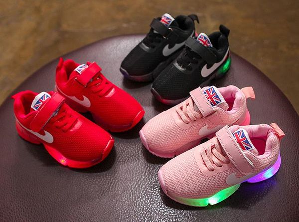

HOT Детская обувь LED работает красочное освещение Дети кроссовки весна осень Детск