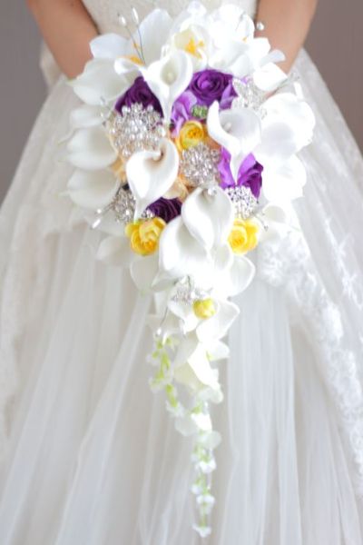 

2018 high-end custom white calla purple rose hydrangea diy pearl crystal brooch dripping bridal bouquet