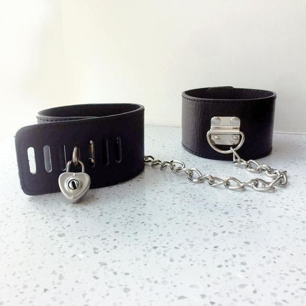 Bondage Quality PU Leather Hands Ajustável Torno