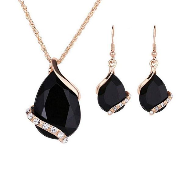 collier or cristal noir collier or cristal noir