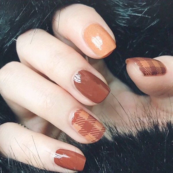 

limited fashion caramel pure color with stripped pattern fake nails japanese cute false nails lady full nail tips, Red;gold