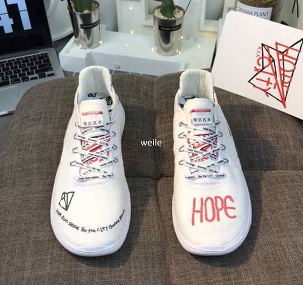 

new flabjacks x novo run 2018 rn t-shirt ton mak ah3966-106 designer white city graffiti running shoes for mens womens sport sneakers, White;red