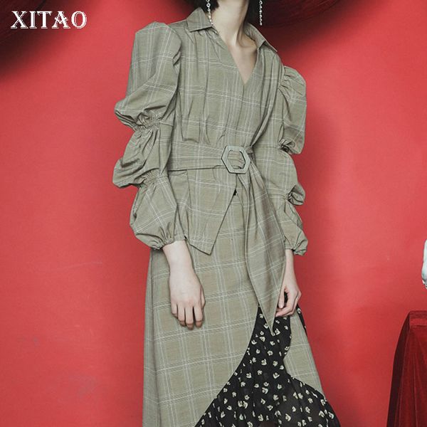 

xitao] europe new 2018 spring women v-neck puff sleeve pleated plaid shirts female nine quarter sleeve bandage blouses ljt1079, White