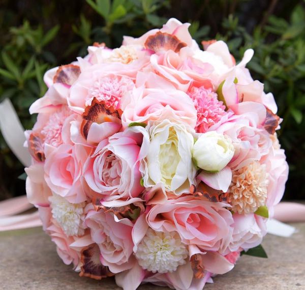 

eternal angel on the new wedding product new european version rose bride holding bouquet