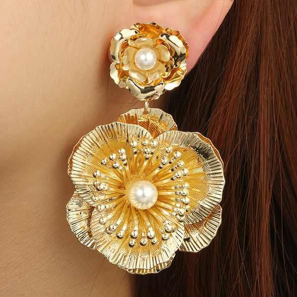 

2018 new design fashion elegant flower pearl stud earrings for women gift wholesale gold color multilayer flower earring, Golden;silver