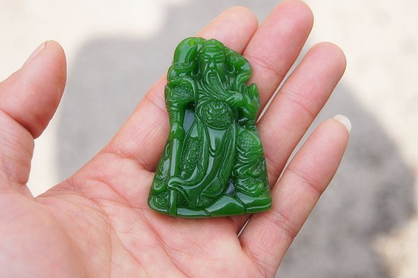 Kostenlose Lieferung – wunderschönes (äußere Mongolei) Jade China, alter Militärstratege Guan Gong (Amulett). Handgeschnitzter Halskettenanhänger.