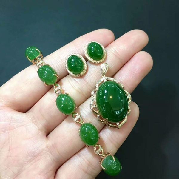 

boutique hetian jasper set 18k gold with diamond inlay, Black