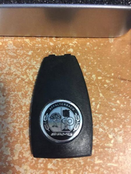 

Новый Аффальтербах AMG брелок крышка B C E S CLA CLE CLS серии A0008900023