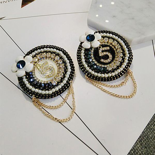 

fur charm simulated pearl brooch pins women fringe flower rhinestones fur ball pearl pendant letter 5, Gray