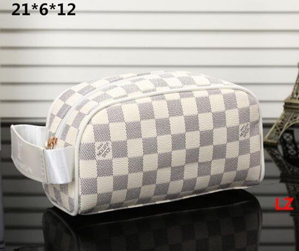 

AAA 2018 High-end quality men travelling toilet bag fashion design women wash bag large capacity cosmetic bags makeup toiletry bag Pouch