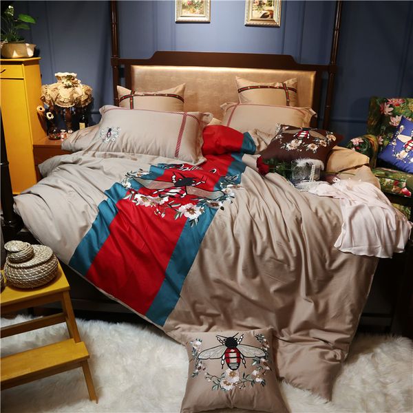 Luxury Designer Embroidery Bee Bedding Comforter Set Signage