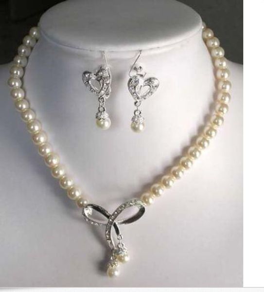 

charmin 8-9mm white akoya pearl necklace & earring set, Black