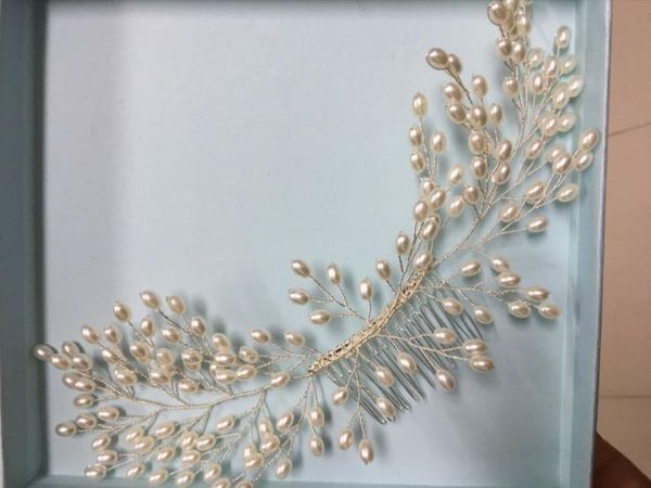 

bride, hand-made pearl comb, white wedding dress, accessories, headwear, bridal ornaments, Silver