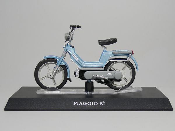

auto inn - 1:18 scale motorcycle piaggio si diecast model