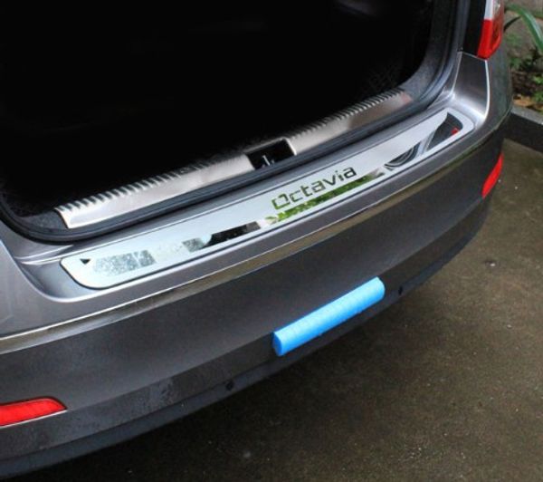 AOSRUN SKODA OCTAVIA A7 için 2015-2017 Sedan Araba-Stying Sonra Stying Arka Tampon Gövde Guard Kapı Eşiği Plaka Araba Aksesuarları