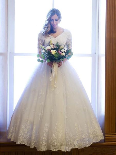Vestidos de casamento de bola de laço modesto vestidos de noiva com mangas v Princesa Princesa chão comprimento vintage sheer manga curta buffy vestidos de casamento do país 2018