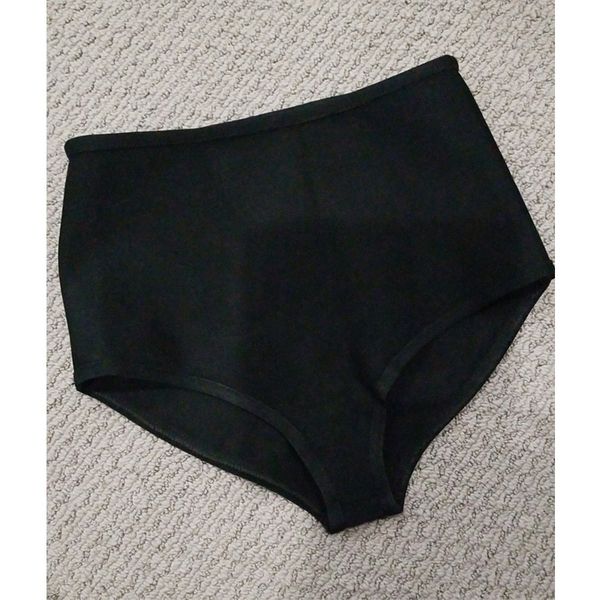 

fashion black khaki short pantie, White;black