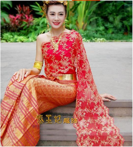 

thailand&dai woman red wedding dresses