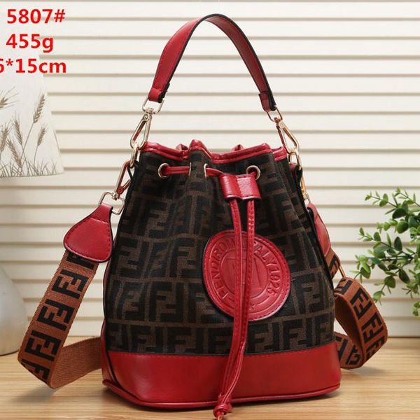 

Mochila Estilo here88