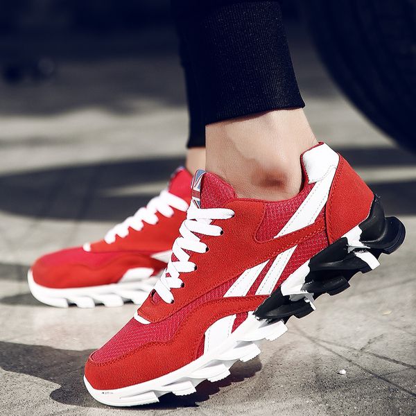 

2018 new design mens fashion sneakers vintage suede spring/autumn comfortable shoes men triple s lightweight walking laces up, Black