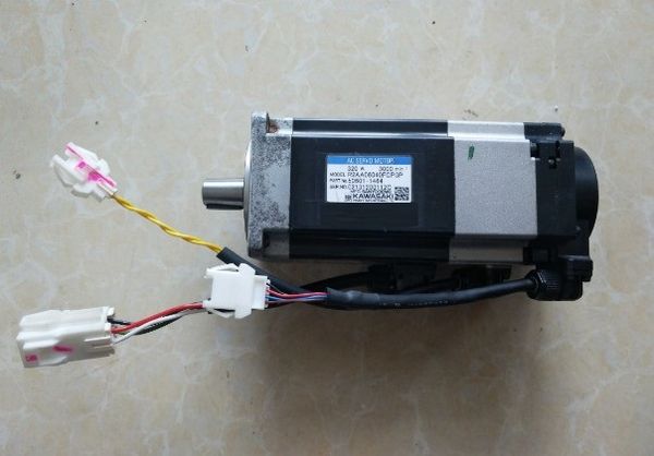 

r2aa06040fcp3p серводвигатель используется в хорошем состоянии