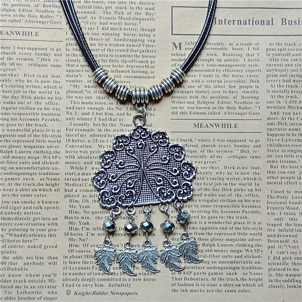 

bohemia choker necklace women silver leaf pendant statement choker necklace boho female color ethnic collar maxi tribal jewelry, Golden;silver