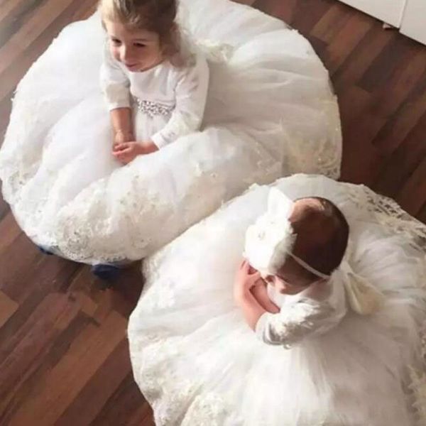 Abito da ragazza di fiori adorabile maniche modeste collo gioiello cristalli applicazioni di pizzo tulle di raso abiti da cerimonia per bambini con fiocco per la festa di nozze