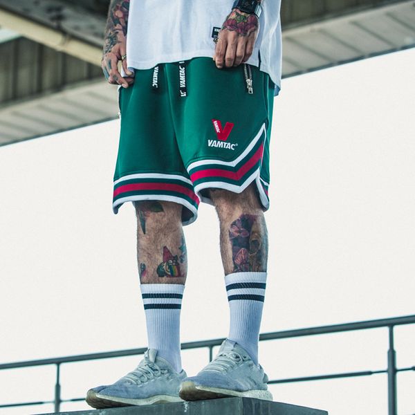 

men's streetwear hip hop loose baggy shorts breathable jersey shorts, White;black