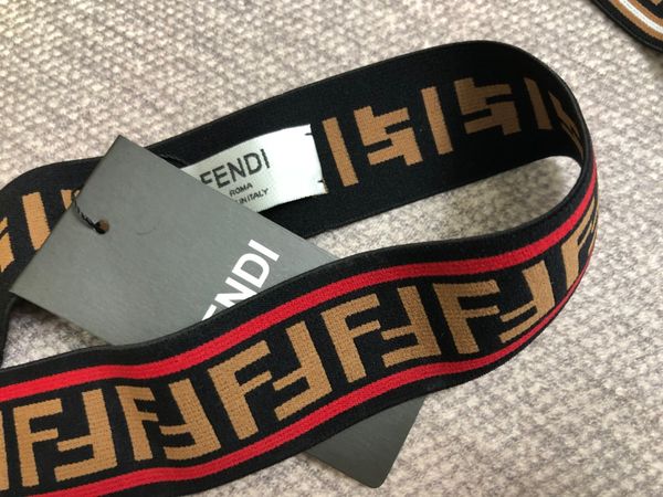 2 цвета горячий дизайнерский бренд FEND женщины головной платок Echarpes Foulards Cachecol Лучш
2 цвета горячий дизайнерский бренд FEND женщины головной платок Echarpes Foulards Cachecol Лучш