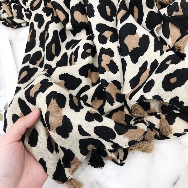 

2018 new design leopard dot tassel viscose shawl scarf print neckerchief autumn warm foulard muslim hijab sjaal