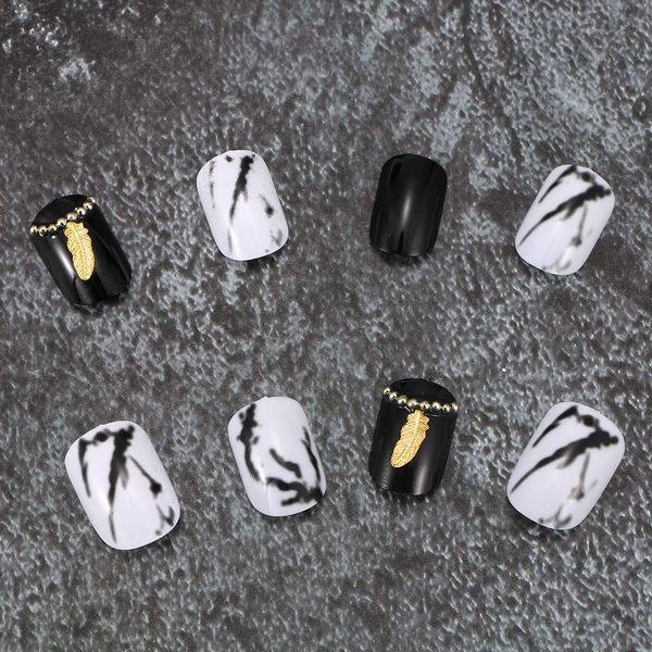 

24pcs/set retro black white color crack feather false nail elegant design full nail tips women beauty diy false, Red;gold