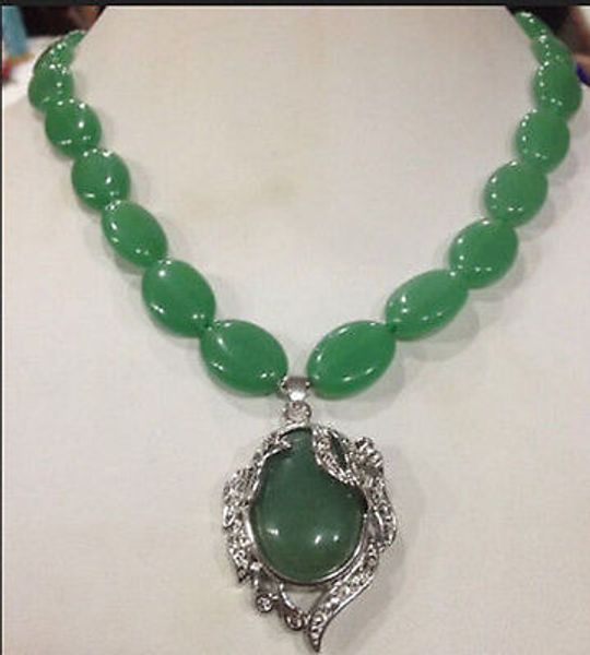 

stunning pretty natural green jade beads necklace 18", Silver