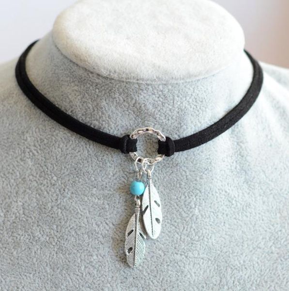 

a leaf necklace with a short fashion and a leaf necklace, Silver