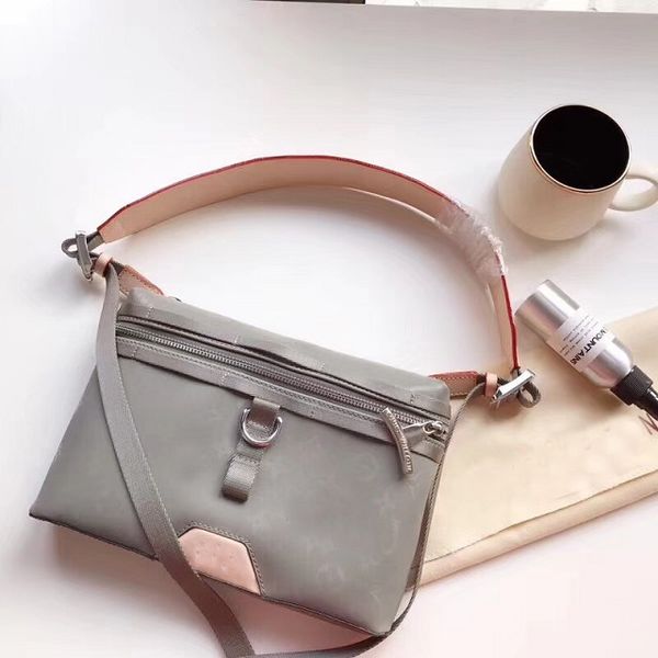 

2018 women purse clutch bag 20cm famous backpack designers crossbody women casual shoulder bag many colors bag