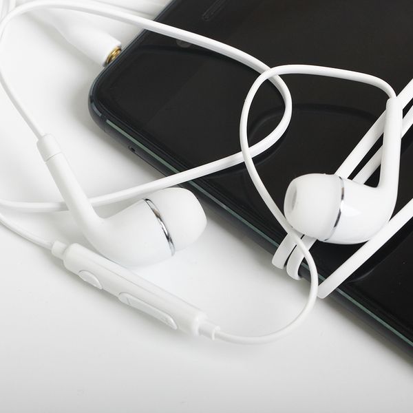 

new flat j5 in-ear earphone headphones with remote and mic for samsung galaxy s4 i9500 dhl 1500pcs/lot