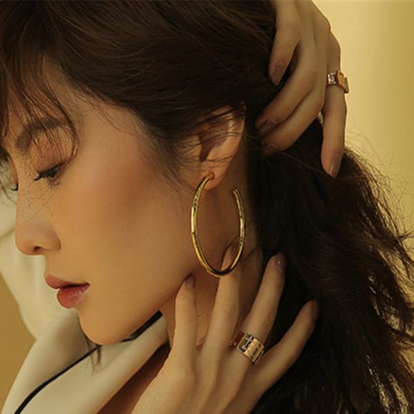 

fashion retro geometric metal smooth earrings big circular women's earrings jewelry wholesale, Silver