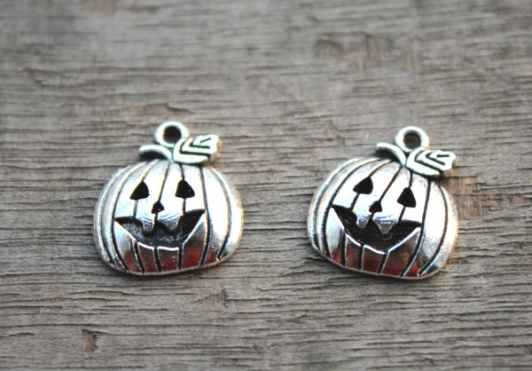 

20pcs/lot--halloween pumpkin charms antique tibetan silver tone pumpkin pendants/charms 16x18mm, Bronze;silver