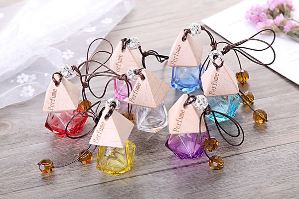 

2018 fashion type empty mini refillable hanging car perfume bottles wholesale with wooden cap for air fresher
